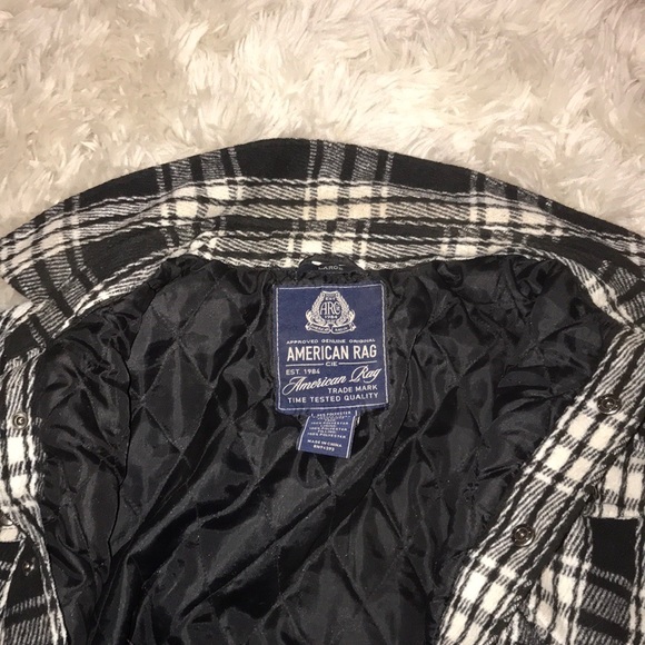 Black and white mens bottom up flannel jacket! - Picture 2 of 4